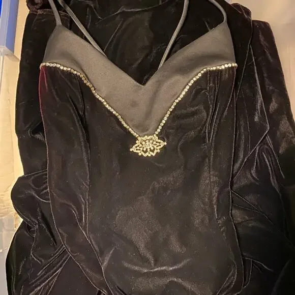 VIP Boutique long velvet prom formal gown spaghetti straps rhinestone bling 4 - Picture 8 of 8